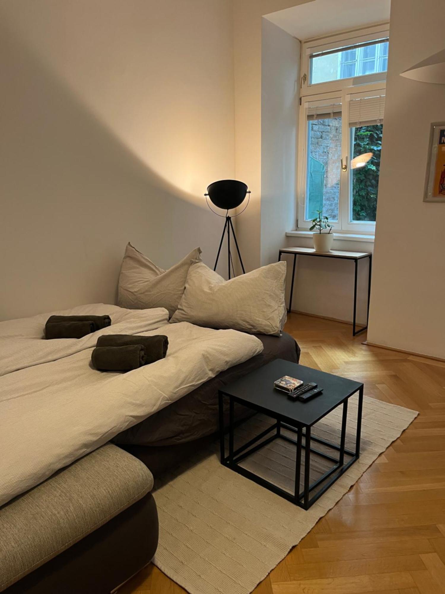 Quiet Next To Belvedere & Central Station Apartment Wien