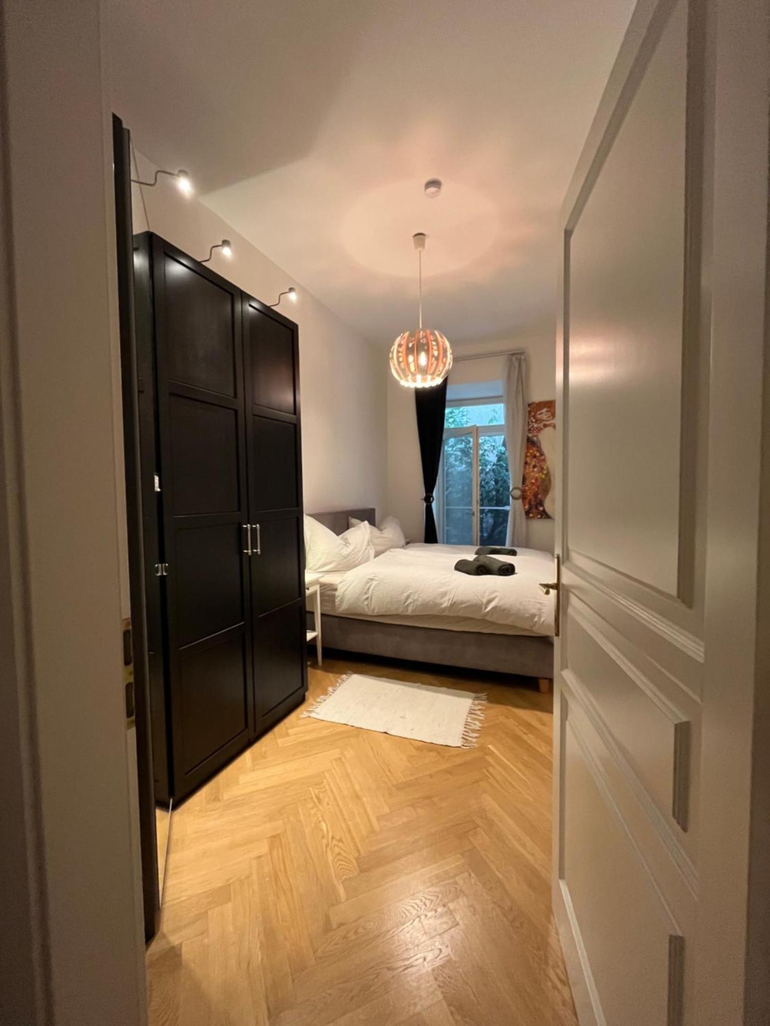 Apartment Quiet Next To Belvedere & Central Station *